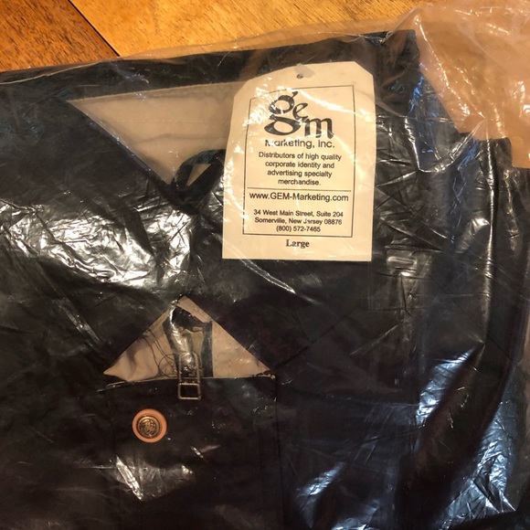 Vintage Las Vegas Aladdin Casino Rain Jacket NWT - Picture 2 of 3